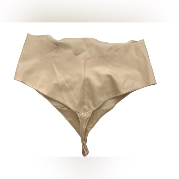 Maidenform Curvy Cooling Shaping Thong Firm Control Beige Plus Size 3X NEW - Picture 2 of 7